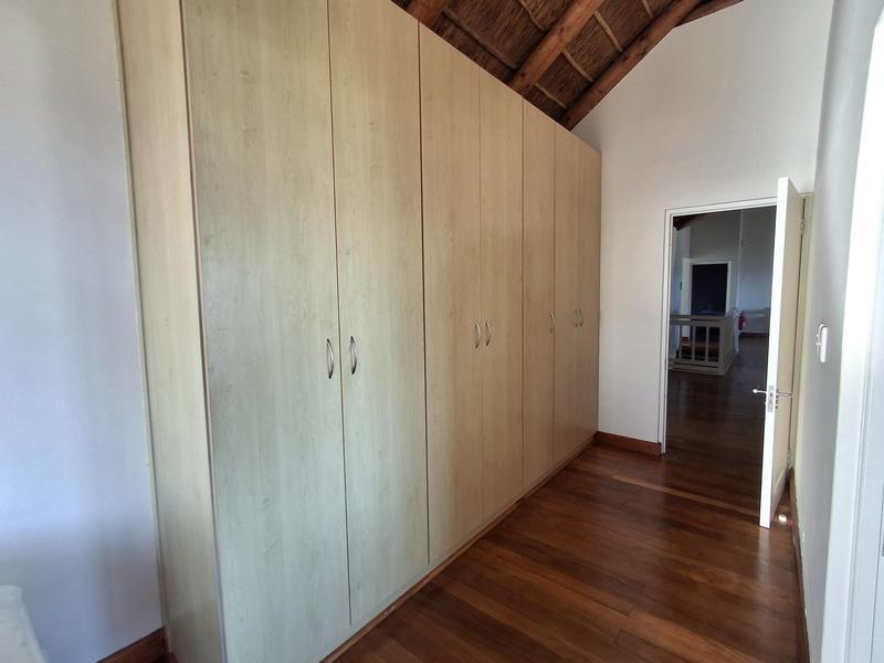 6 Bedroom Property for Sale in Duyker Eiland Western Cape